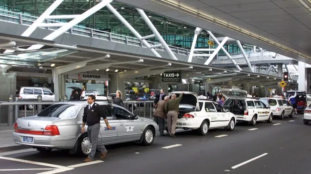Read more about the article Here is the best way to catch your airport taxi